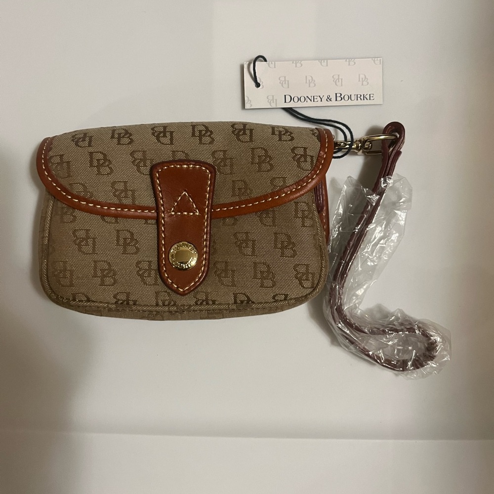 Dooney and Bourke New Brown Wristlet